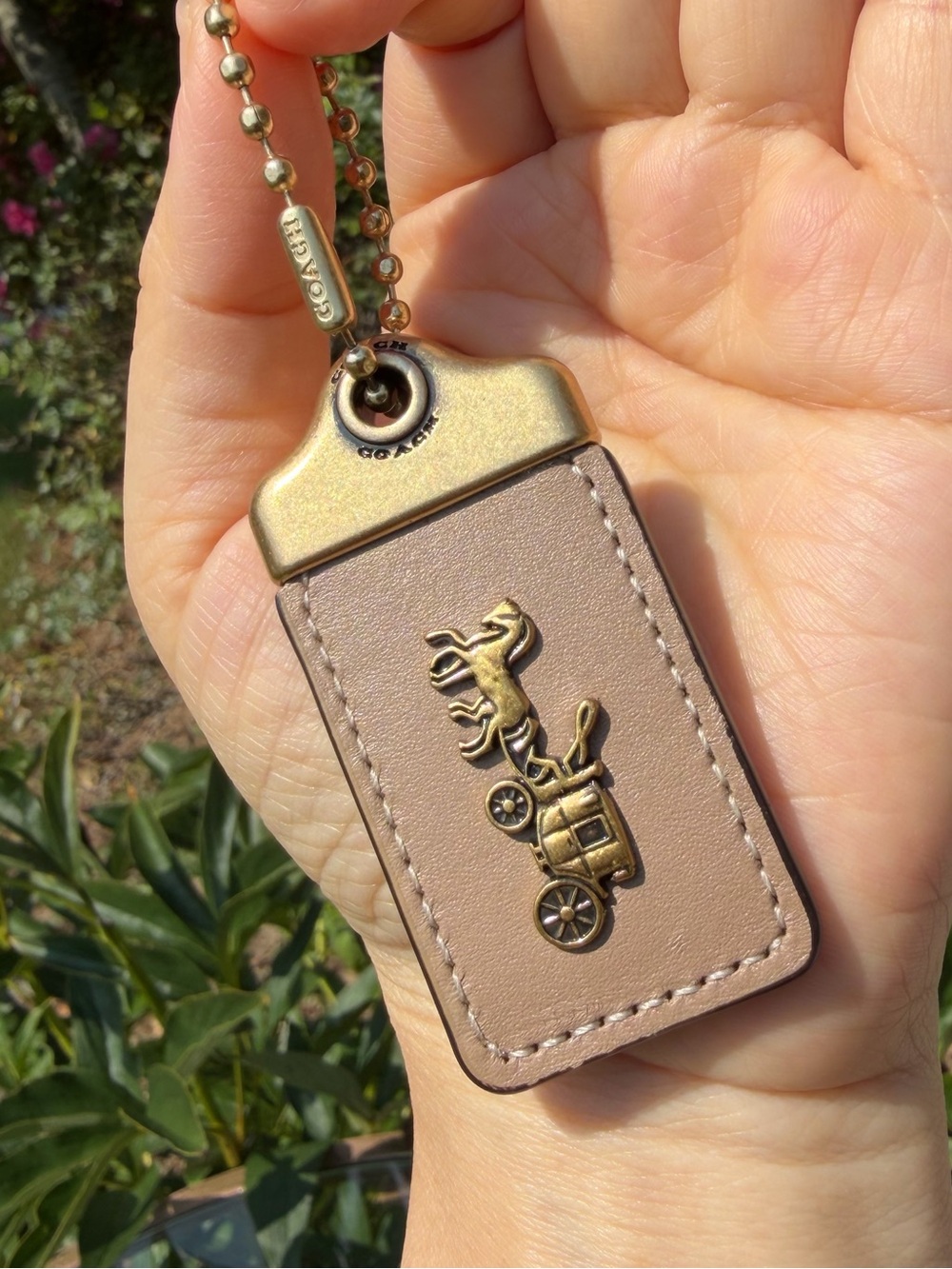 New Coach Large Taupe Leather Hangtag – Antique Brass - Picture 5 of 7
